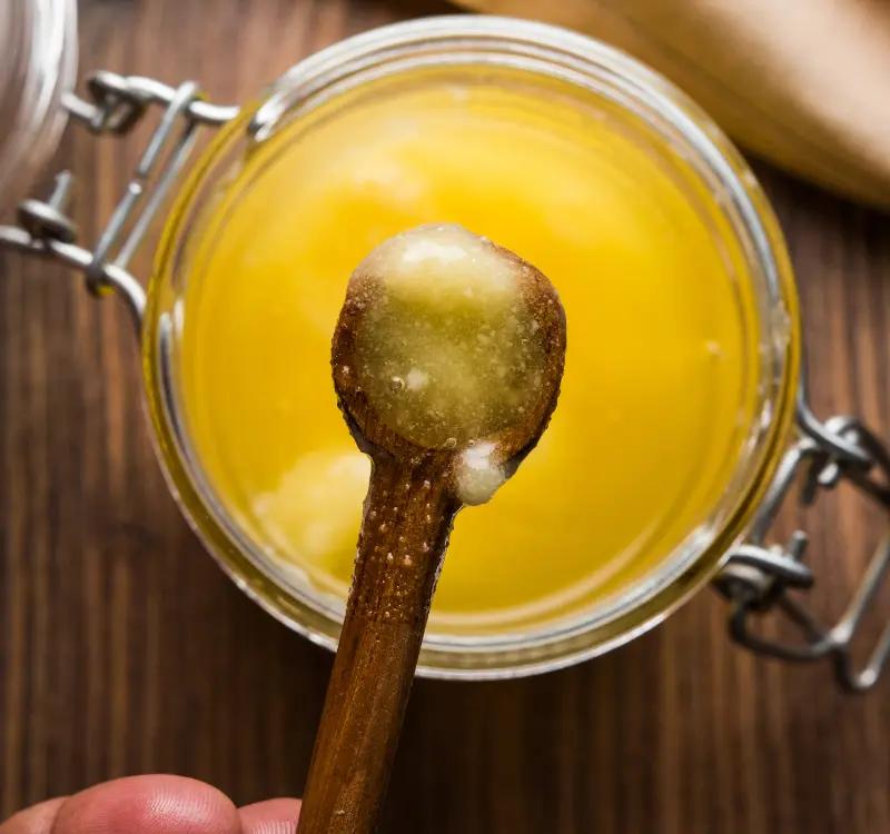 What are the Benefits of Applying Ghee on Your Lips?